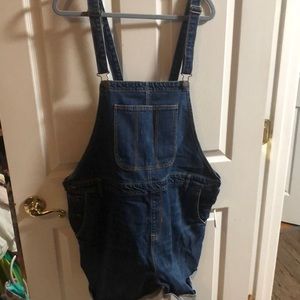 Ladies short overall new with tag